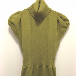 GUC 💚 XOXO | Olive Green Short-Sleeve Turtleneck
